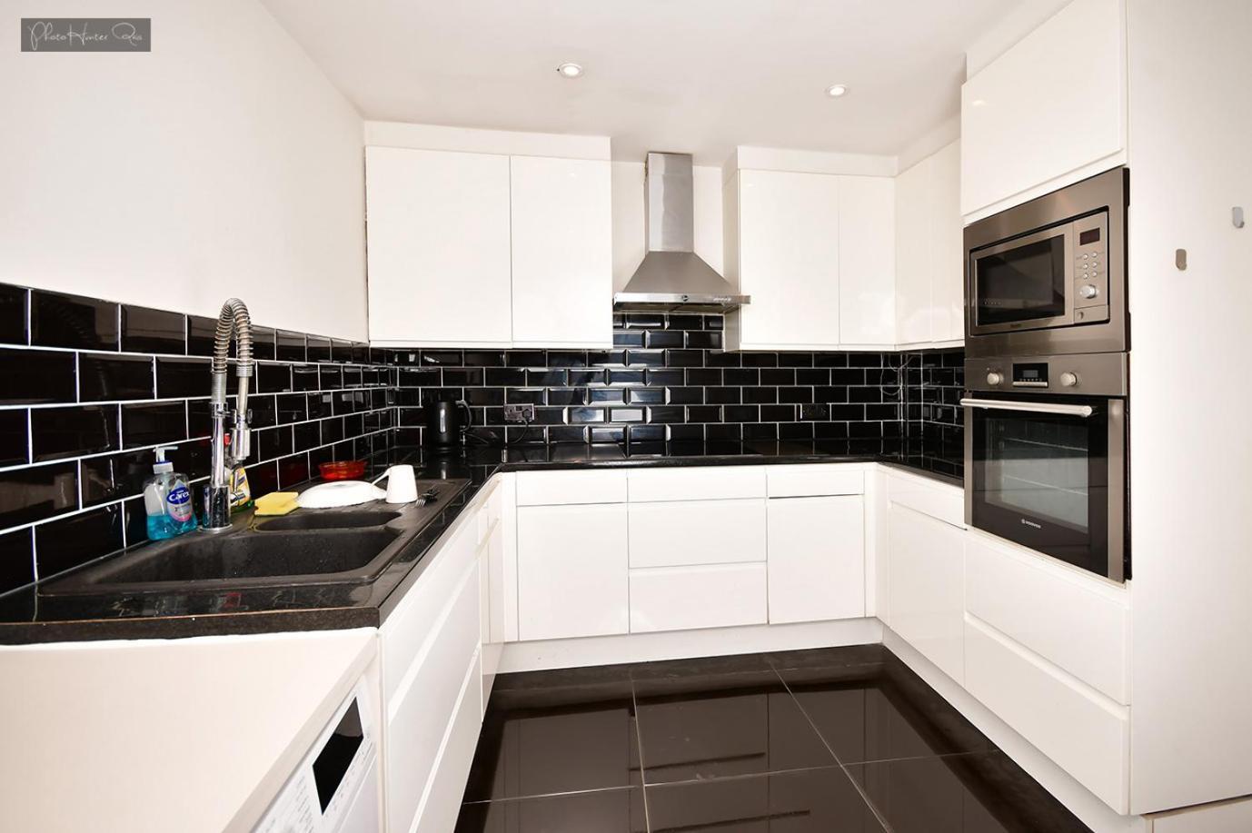 Morden Stratford 1 With Shared Bathroom * Londres